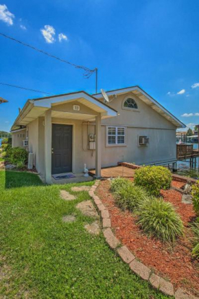 Cozy Cottage with Boat Launch on Lake Hamilton!